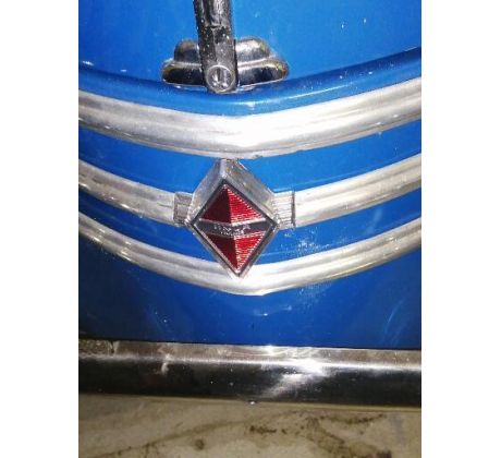 okrasné lišty a znak predného čela 4CV  kompletná sada