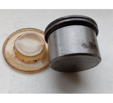 ihličkové ložisko zadného ramena