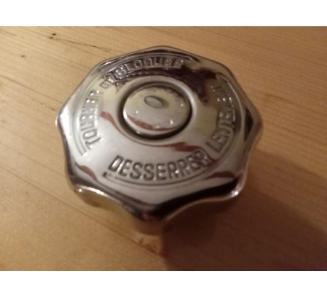 uzáver chladiča s ventilom